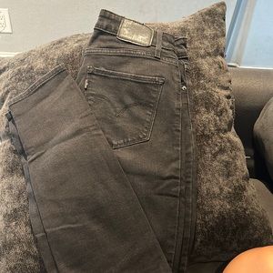 731 high ride skinny levy’s